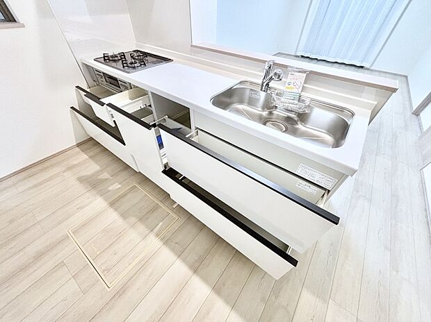 使いやすさを優先したスライド式収納タイプ!