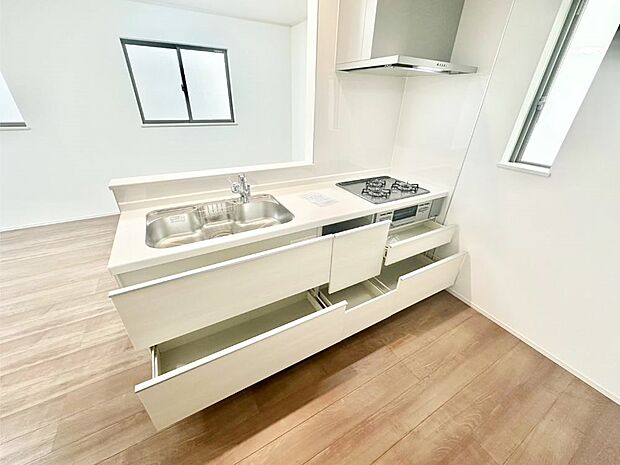 使いやすさを優先したスライド式収納タイプ!