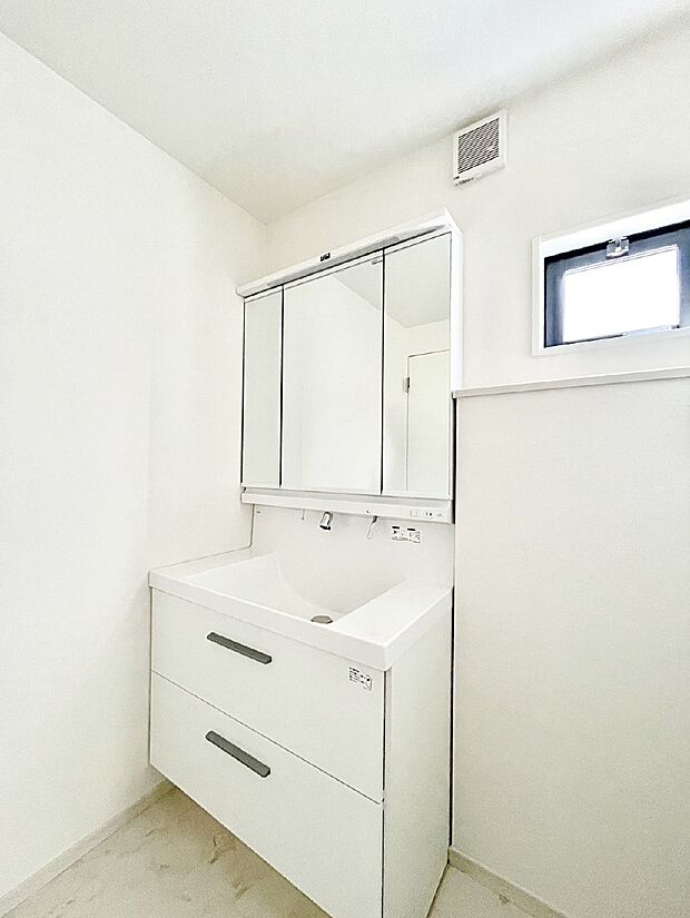 お子さんがうがい、手洗いも喜んでしてくれそうな洗面所!