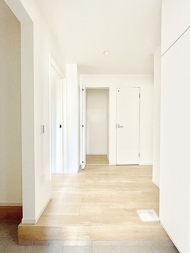 窮屈さを感じさせない広々玄関!