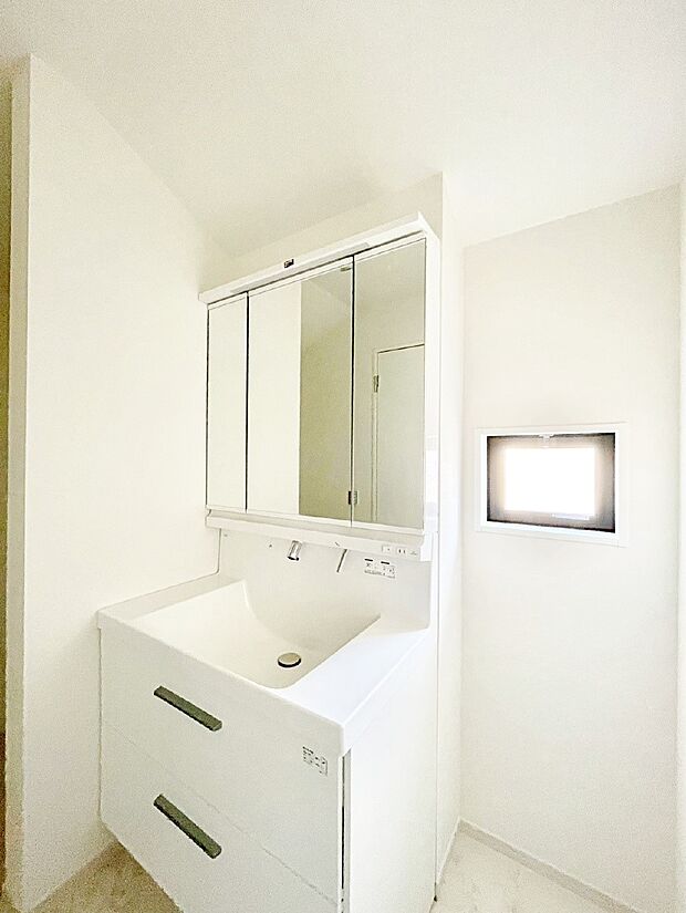 お子さんがうがい、手洗いも喜んでしてくれそうな洗面所!