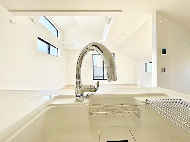 浄水器一体型のキッチンで洗い物用・料理用と切り替え簡単!キッチンワークをより快適にします!