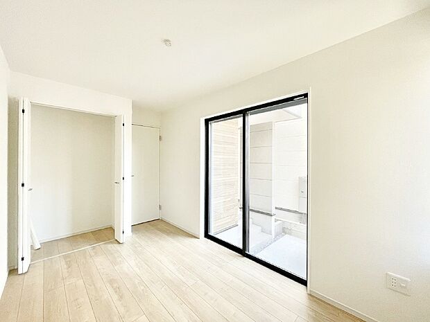 爽やかな日差しがお部屋全体を優しく包み込んでくれます