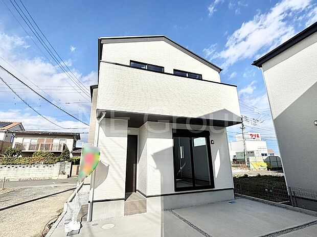 たっぷりの陽光と開放感に包まれる明るい住まい  