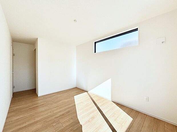 ウォークインクローゼットがあるお部屋!季節ごとの入れ替えも不要で便利です。