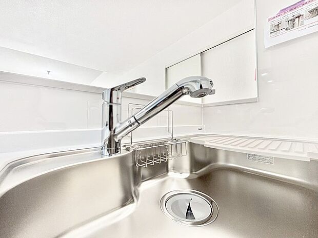 いつでも清潔なおいしいお水を。一つの水栓で水道水と浄水を使い分け。