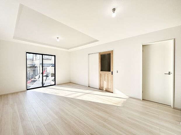 日当たりのいいリビングでゆったりとしたティータイムを! お気に入りのグリーンを飾れば更に心地よさがアップ!