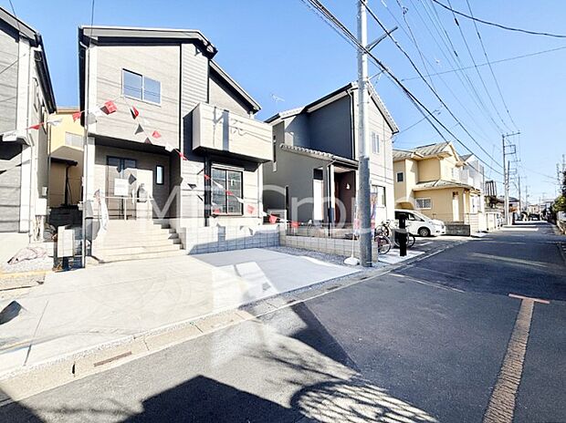 前面道路はきちんと整備されています  