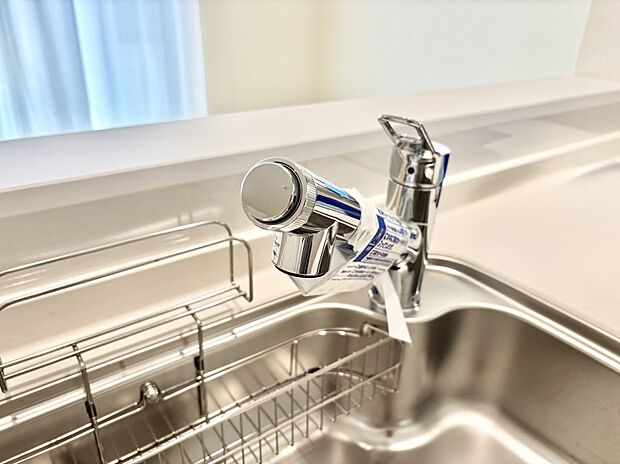 いつでも清潔なおいしいお水を。一つの水栓で水道水と浄水を使い分け。