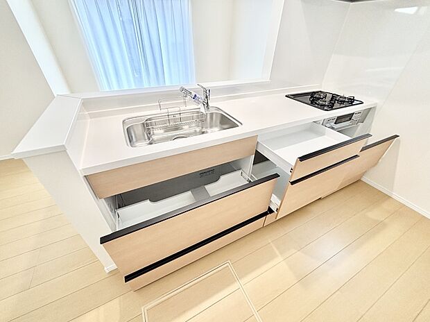 使いやすさを優先したスライド式収納タイプ!