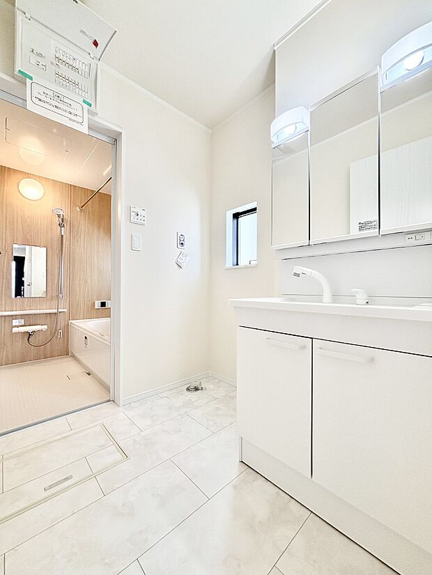 身支度もスムーズにおこなえる脱衣場