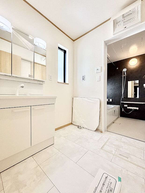 身支度もスムーズにおこなえる脱衣場