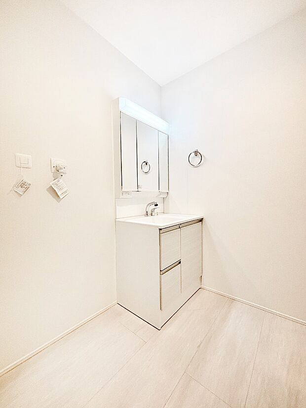 広々とゆとりのあるランドリースペース。