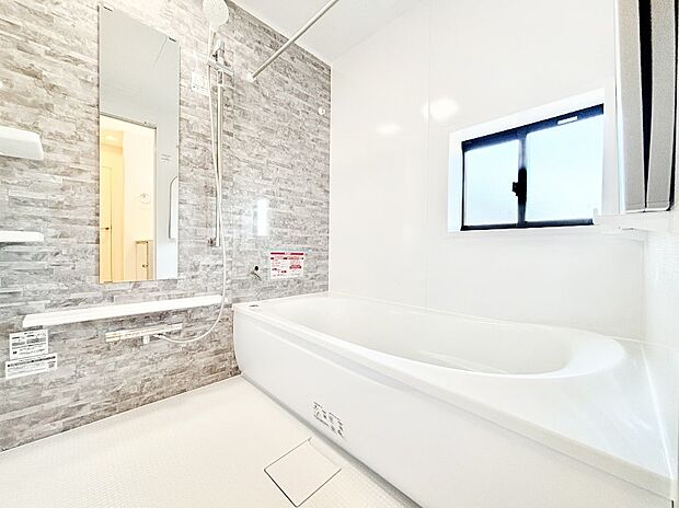 落ち着いた雰囲気でゆっくりお寛ぎいただけるバスルーム