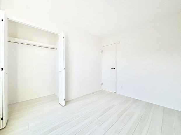 収納が充実しているので、居住スペースを広く使えます。