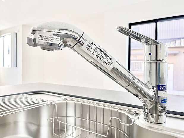 いつでも清潔なおいしいお水を。一つの水栓で水道水と浄水を使い分け。