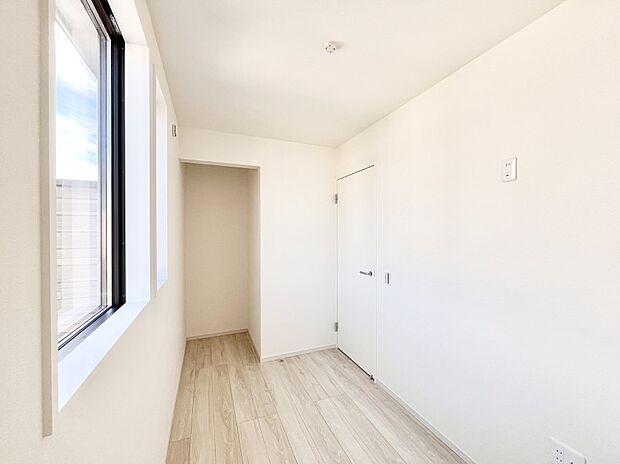 爽やかな日差しがお部屋全体を優しく包み込んでくれます