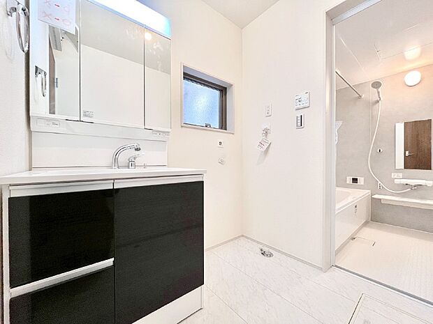 身支度もスムーズにおこなえる脱衣場