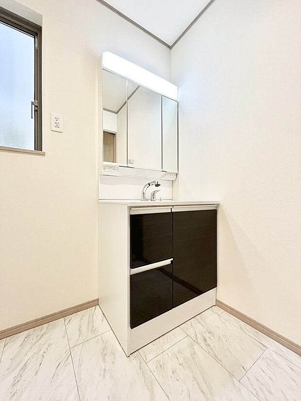 お子さんがうがい、手洗いも喜んでしてくれそうな洗面所!