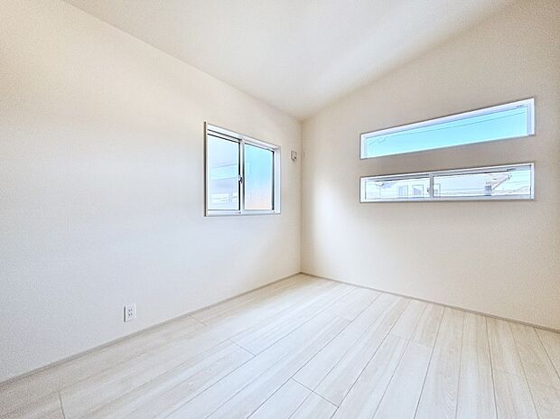 使いやすい形でベットや家具の置き方にも困ることもありません。   