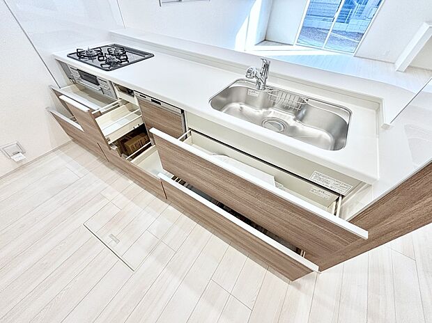 使いやすさを優先したスライド式収納タイプ！