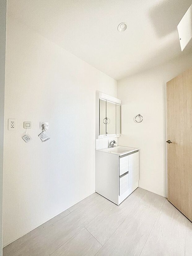 広々とゆとりのあるランドリースペース　