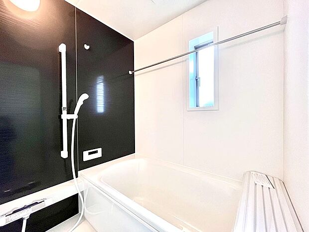 落ち着いた雰囲気でゆっくりお寛ぎいただけるバスルーム