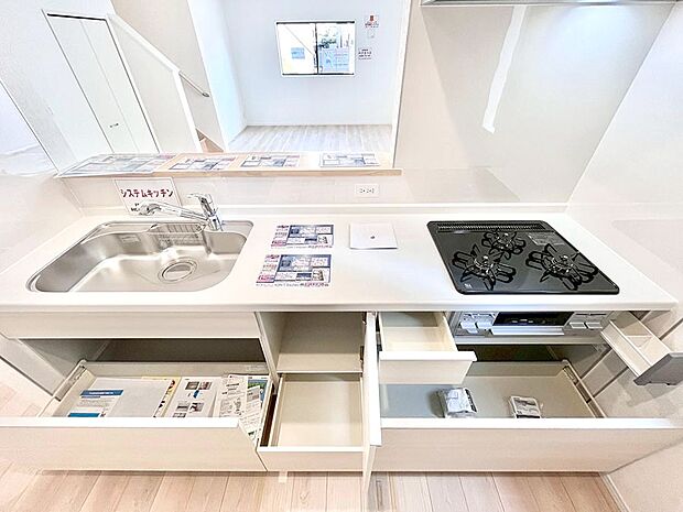 使いやすさを優先したスライド式収納タイプ！