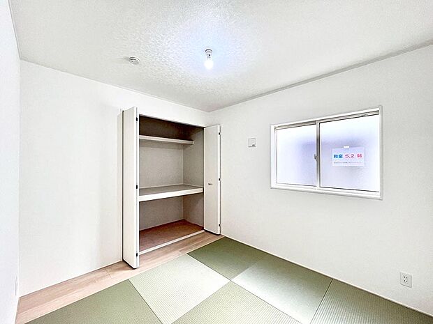 柔らかい畳の空間は、お子様の遊び場や来客時のおもてなしの場所として重宝します。 