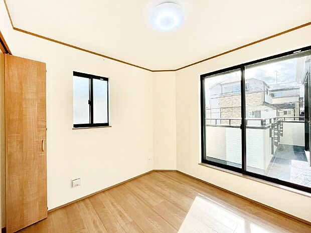 ナチュラルなフローリングはどんなインテリアにもマッチ。