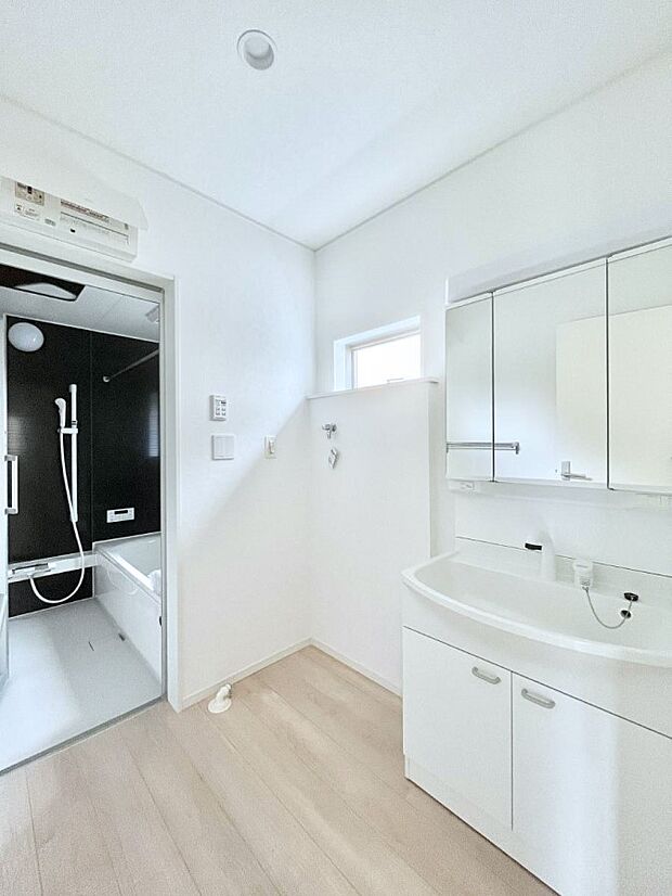 広々とゆとりのあるランドリースペース