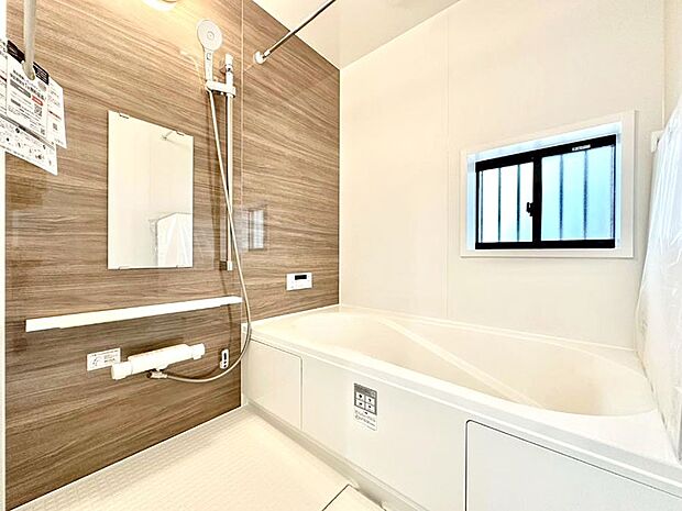 落ち着いた雰囲気でゆっくりお寛ぎいただけるバスルーム