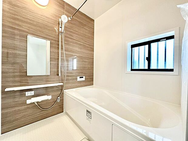 落ち着いた雰囲気でゆっくりお寛ぎいただけるバスルーム