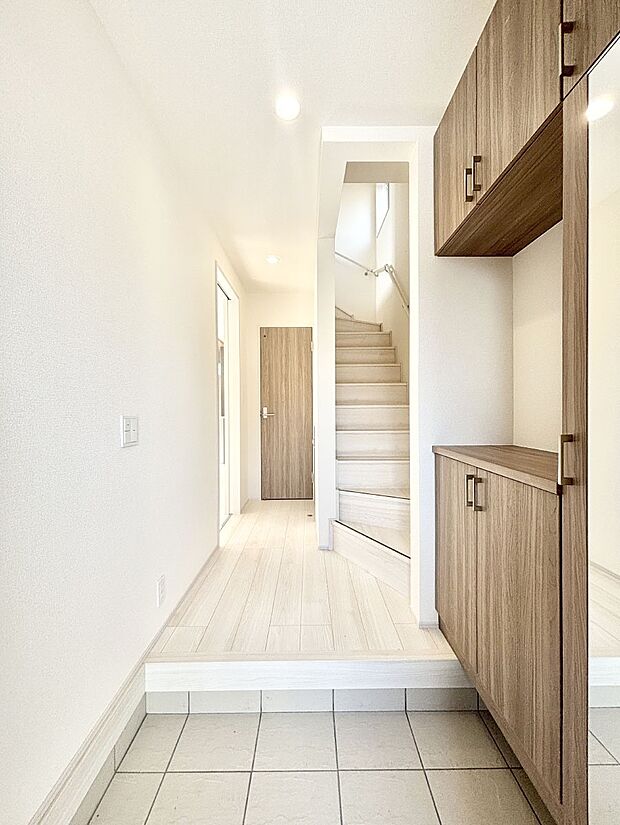 家族の帰宅やお客様をあたたかく迎える玄関