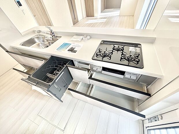 使いやすさを優先したスライド式収納タイプ！