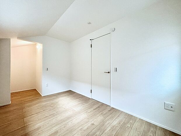 収納が充実しているので、居住スペースを広く使えます。 