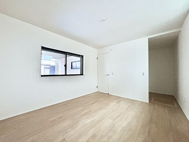 ウォークインクローゼットがあるお部屋!季節ごとの入れ替えも不要で便利です。