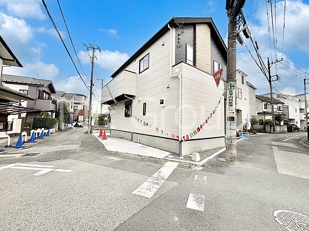 角地なので日当たりも良く、お家が堂々として見えます。