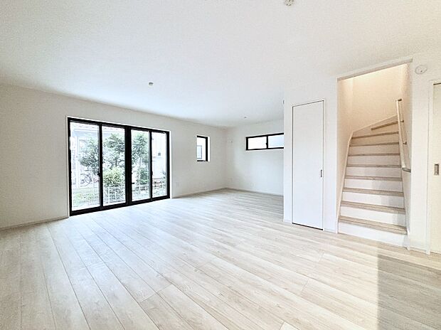 家族の笑顔が自然と生まれてくる、そんな雰囲気のダイニングに仕上がっています 