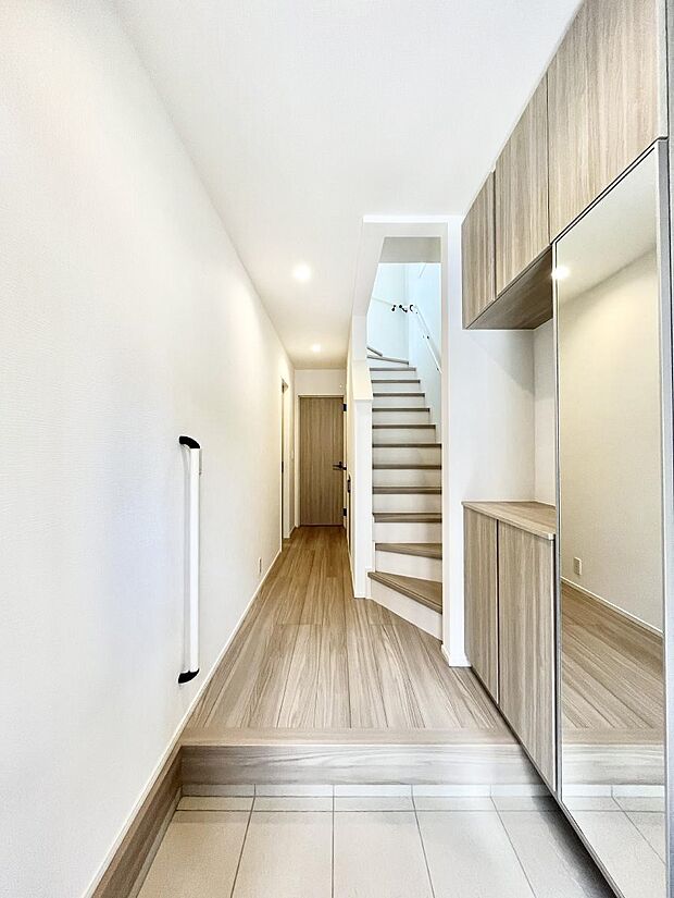 家族の帰宅やお客様をあたたかく迎える玄関