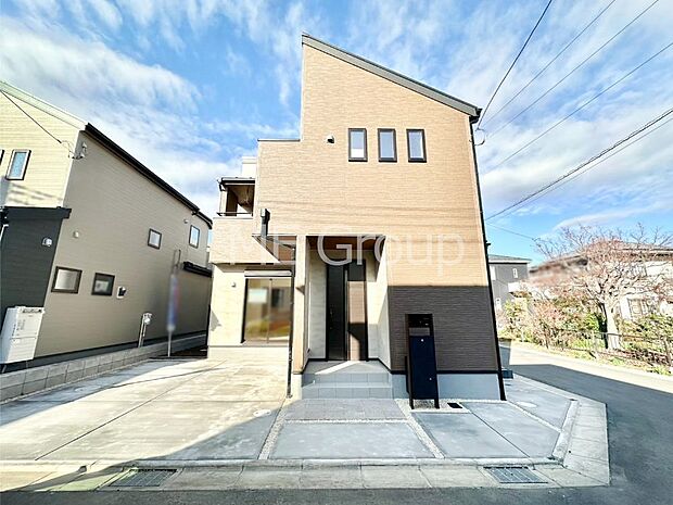 洗練された外観、上質な住空間が広がる室内は永く安心して過ごせる住居です。