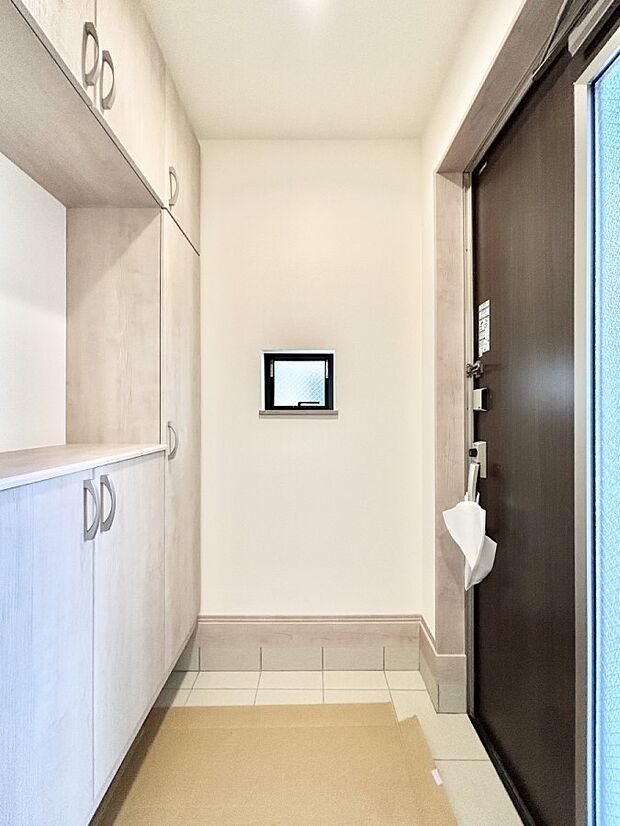 家族の帰宅やお客様をあたたかく迎える玄関