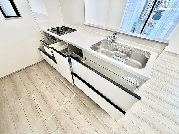 使いやすさを優先したスライド式収納タイプ!