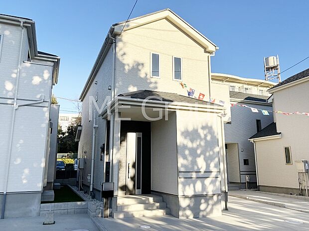 溢れる陽光でご家族の笑顔も輝く