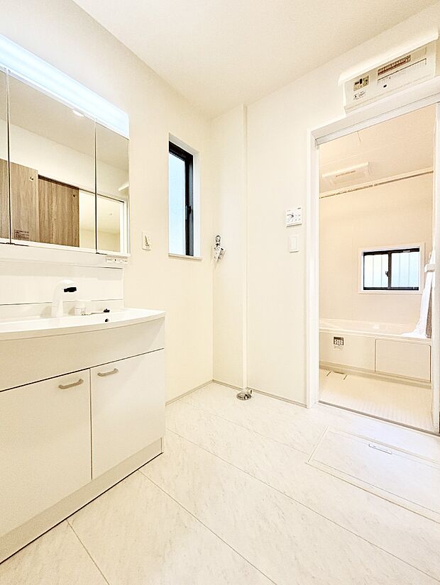 広々とゆとりのあるランドリースペース