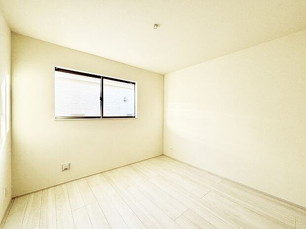 窓からのやさしい光が心地よいプライベートルーム