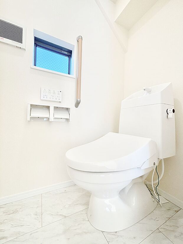 トイレは安心の2箇所！朝のバタバタも一安心です。 