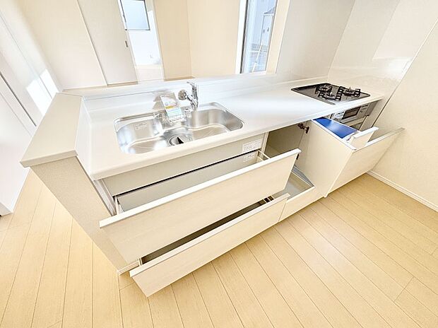 使いやすさを優先したスライド式収納タイプ！