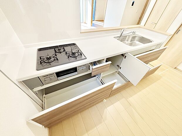 使いやすさを優先したスライド式収納タイプ！