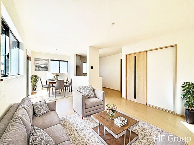 落ち着いた雰囲気のＬＤＫは家族みんなの快適空間※家具はCGです